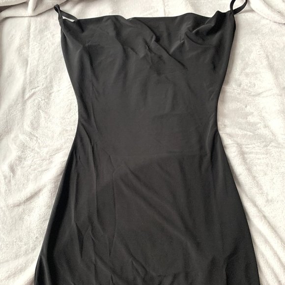 NWT PrettyLittleThing Petite Black Slinky Cowl Neck Dress - Picture 1 of 1